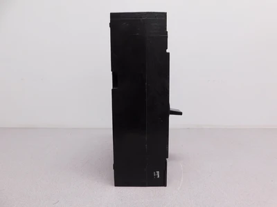 Used Square D MHL367001212 Circuit Breakers Ohio US | Equipment Recovery Corp. #1331064