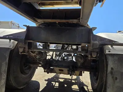 USED 2013 PETERBILT 384