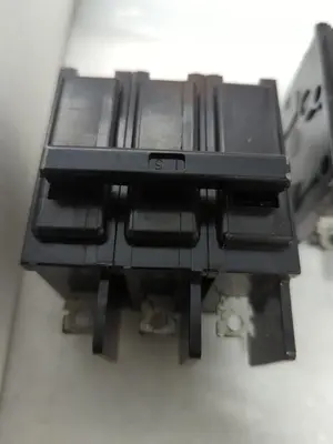 Used SIEMENS BQ3B015 Miscellaneous Equipment (Electrical & Power) | Surplus Asset Holdings #1199387