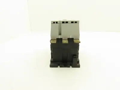 General Electric CK75CE300WH-T Contactor 250amp 135Hp @ 660/690V 74vdc Coil