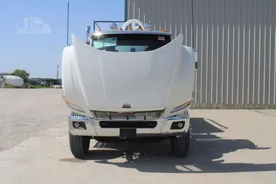 New | in-Stock 2027 PETERBILT 548 Vacuum Truck Texas US | Roll Off Truck World #1492027