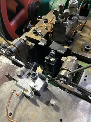 1/8" Shanghai Wuling Model SD-30 Bi-Metal Contact Heading Machine