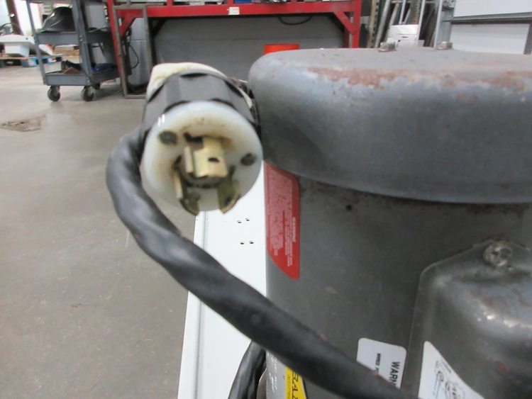 Used 1998 USED HAAS PARTS AND TOOLING 35 GALLON COOLANT TANK Coolant Tanks Minnesota US | Machinesused.com #1336807