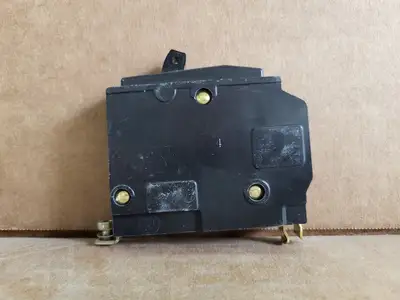 Used SQUARE D QOB150 Switchgears British Columbia CA | Lenmark #1438631