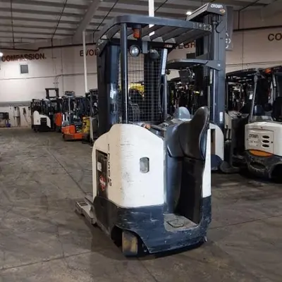 USED 2018 CROWN RR5725-45