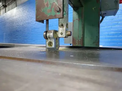 19" Throat Vertical Band Saw