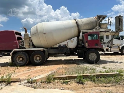 Used 2016 OSHKOSH S2346 Concrete Mixer Trucks Florida US | Big D Heavy Equipment #1556986