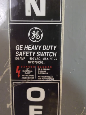 GE General Electric Square D Heavy Duty Safety Switch 100 AMP 600 VAC NP1578000E