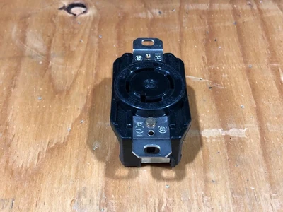 USED HUBBELL L1530R