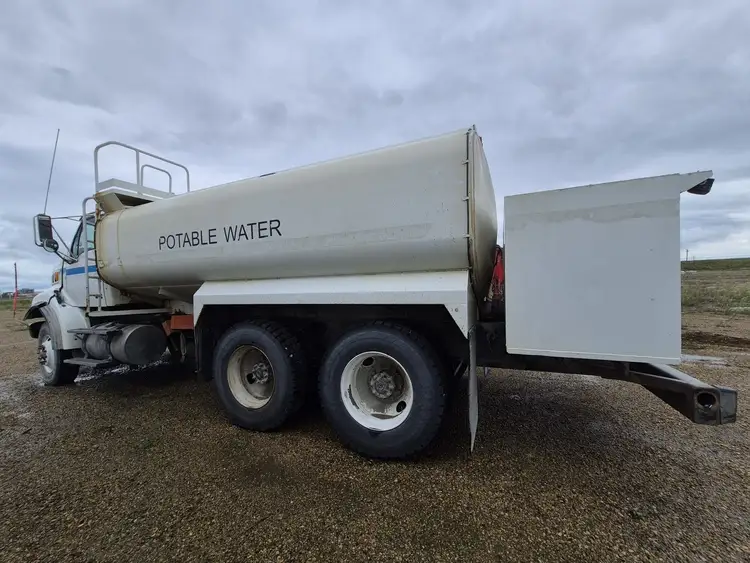 Used 2006 STERLING L9500 Automotive Equipment British Columbia CA | Lenmark #266457