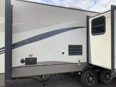 USED 2016 KEYSTONE SPRINTER SERIES M-299