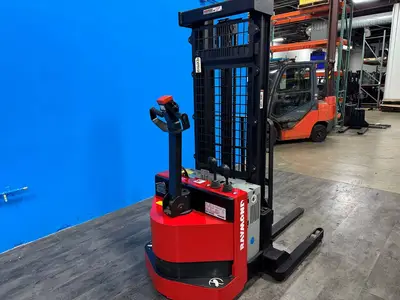 Used 2015 RAYMOND RSS40 Stackers Minnesota US | Birnstengel Equipment #1550201