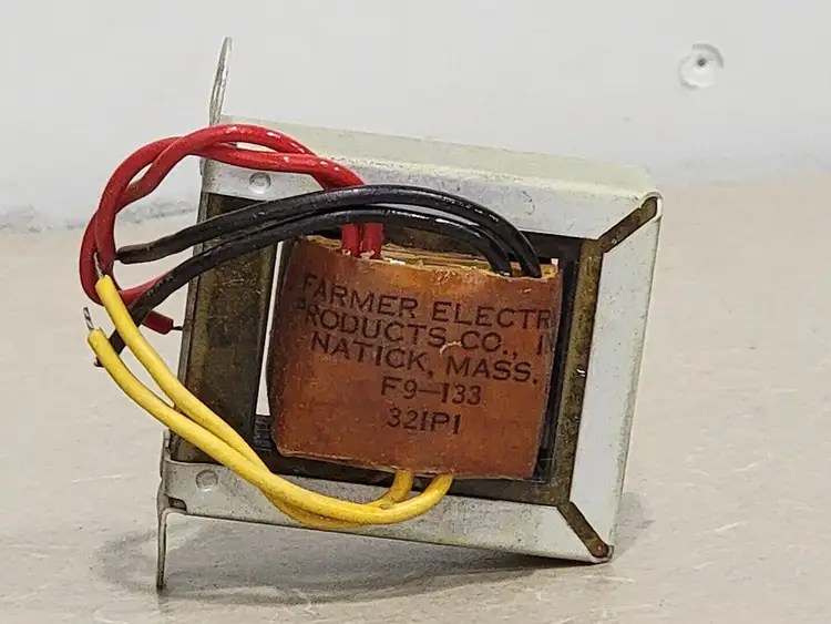 Used FARMER ELECTRIC F9-133 Transformers British Columbia CA | Lenmark #265382