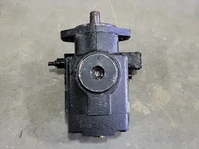 NEW OILGEAR PVWJ-022-A1UV-RSAY-P-1NNSN
