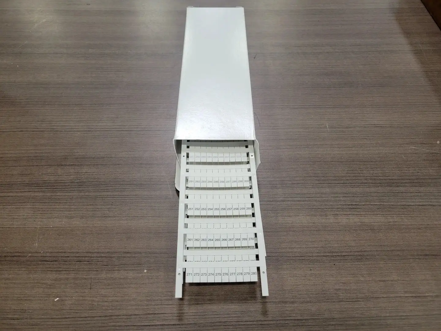 NEW ALLEN-BRADLEY 1492-MS6X12H251-300
