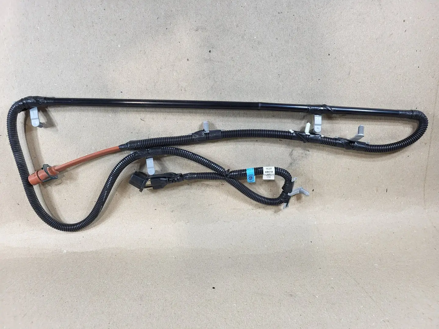NEW FORD 1C3Z-6B018-AA