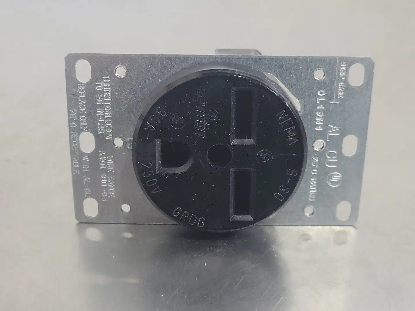 NEW LEVITON 5372