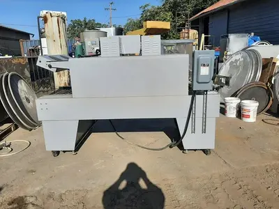 USED LD MACHINERY SEALER: LB-900 AND SHRINK TTUNNEL: LC-1500