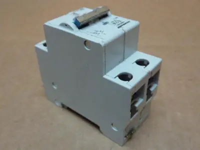 USED SCHRACK SD-82G 2A
