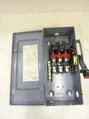 USED SQUARE D H321N