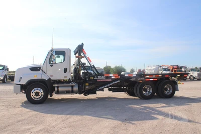 New | in-Stock 2027 FREIGHTLINER 114SD PLUS Rolloff Trucks Texas US | Roll Off Truck World #1507657