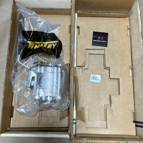 NEW Whitey 1-1/4” SS-67TF20