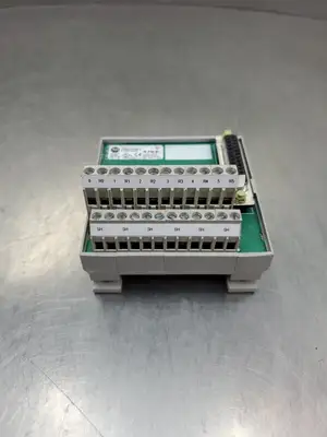 USED Allen-Bradley 1492-AIFM6S-3 Ser A ISO Feed-Through Interface Module