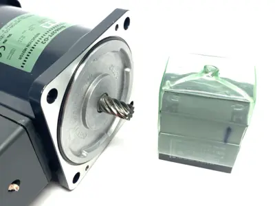 Used Oriental Motor Induction Motor, 400W 1/4HP, Pinion Shaft w/ Capacitor A.C. Motors Michigan US | Maverick Industrial Sales #1397766