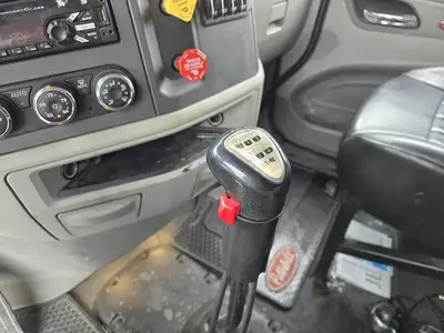 USED 2020 PETERBILT 567