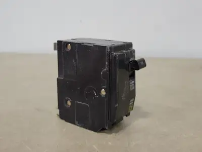 Used SQUARE D QO215 Switchgears British Columbia CA | Lenmark #239799