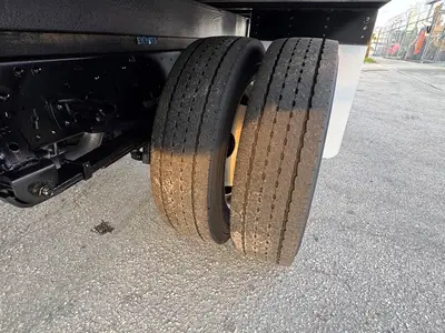 Used 2024 ISUZU NPR HD Box trucks Florida US | Truck and Van Outlet #1509183
