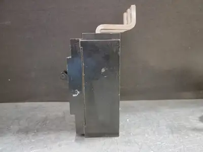 USED SQUARE D 999330
