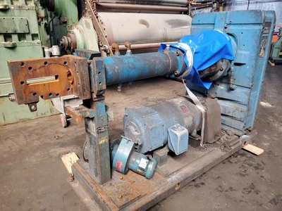 NRM 3 1/2" Rubber Extruder