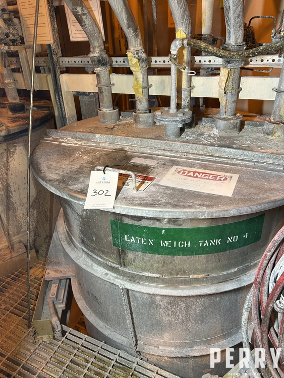 1991 STAINLESS STEEL TANK 780 GALLON Stainless Steel Tanks | Perry Equipment