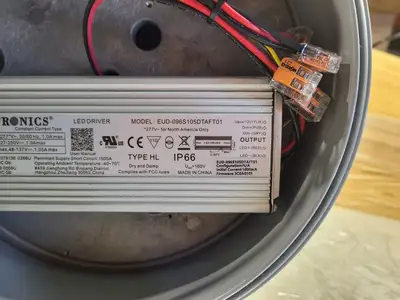 NEW CROUSE-HINDS VMVL-11-2TW-R1-UNV1-S890