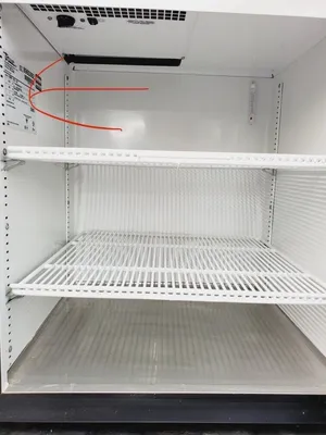 167-0153 True GDM-5-24” Countertop Glass Door Self-Contained Cooler