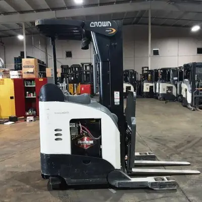USED 2018 CROWN RR5725-45