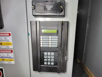 USED 2002 SQUARE D EG44D
