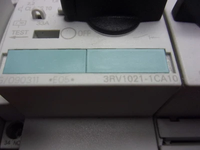 USED SIEMENS 3RV1021-1CA10 + 3RV1021-1EA10+ (3) 3RV1901-1A + 5S