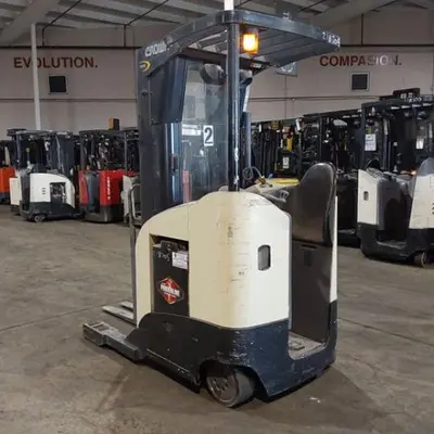 USED 2016 CROWN RR5725-45
