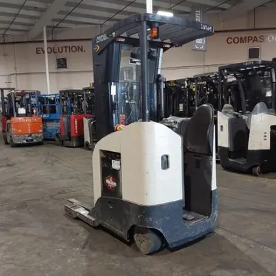 USED 2016 CROWN RR5725-45