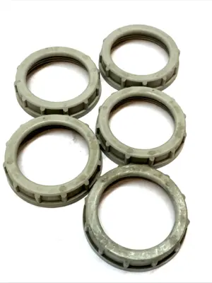 USED THOMAS & BETTS INSULATED CONDUIT BUSHING 2-1/2" - PLASTIC NPT