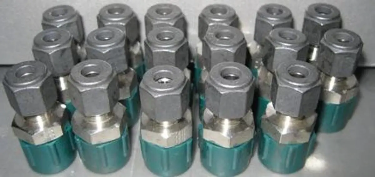 QTY. 17. PARKER ZBG &frac14;" X PMI PC-3/8" UJKP. ...