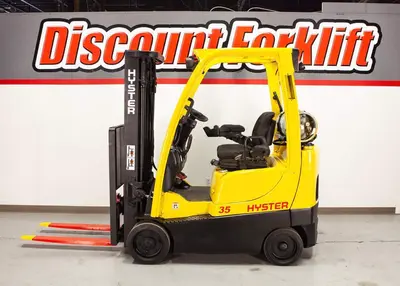 USED 2019 HYSTER S30FT