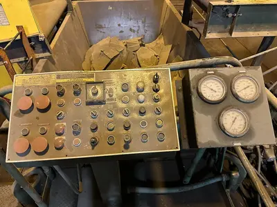 USED HARRIS HRB-8/NF TWO-RAM BALER