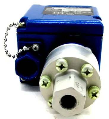NEW ITT 200P1-8C3 PRESSURE SWITCH 200P18C3