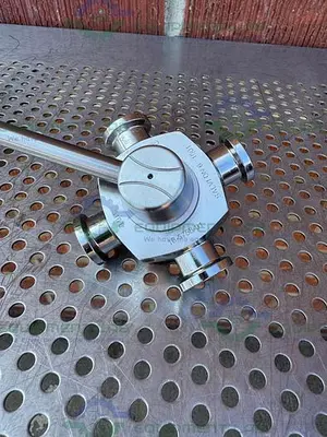 USED GE HEALTHCARE SALVI DN6 1001 4-WAY 316 VALVE 18-5758-01 W/ 1.2" SANITARY FITTING