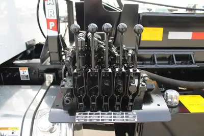 New | in-Stock 2027 PETERBILT 548 Rolloff Trucks Texas US | Roll Off Truck World #1492000