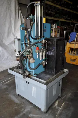 Used _UNKNOWN_ _UNKNOWN_ Air Presses | D & D Industries #438040