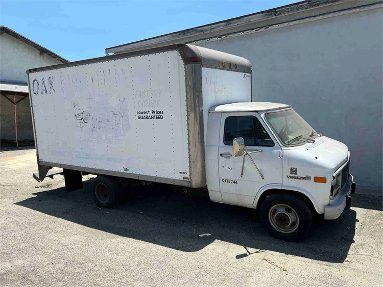 Used 1995 GMC VANDURA 3500 Box trucks California US | MachineryMax #1321335
